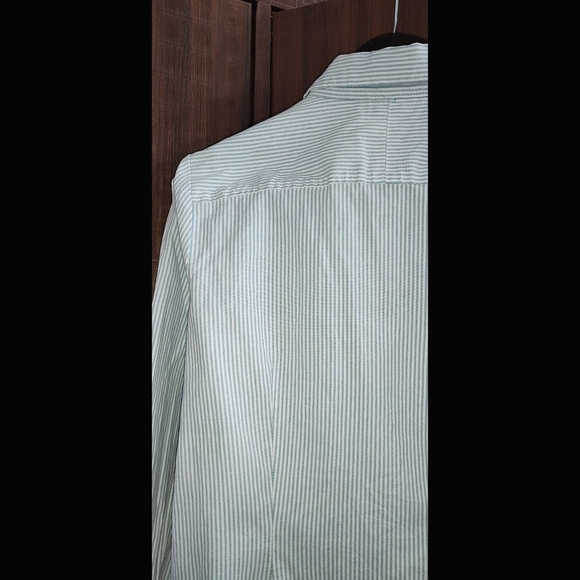 ❌SOLD❌ONLY White & Blue Stripe Formal Shirt - Picture 4 of 7
